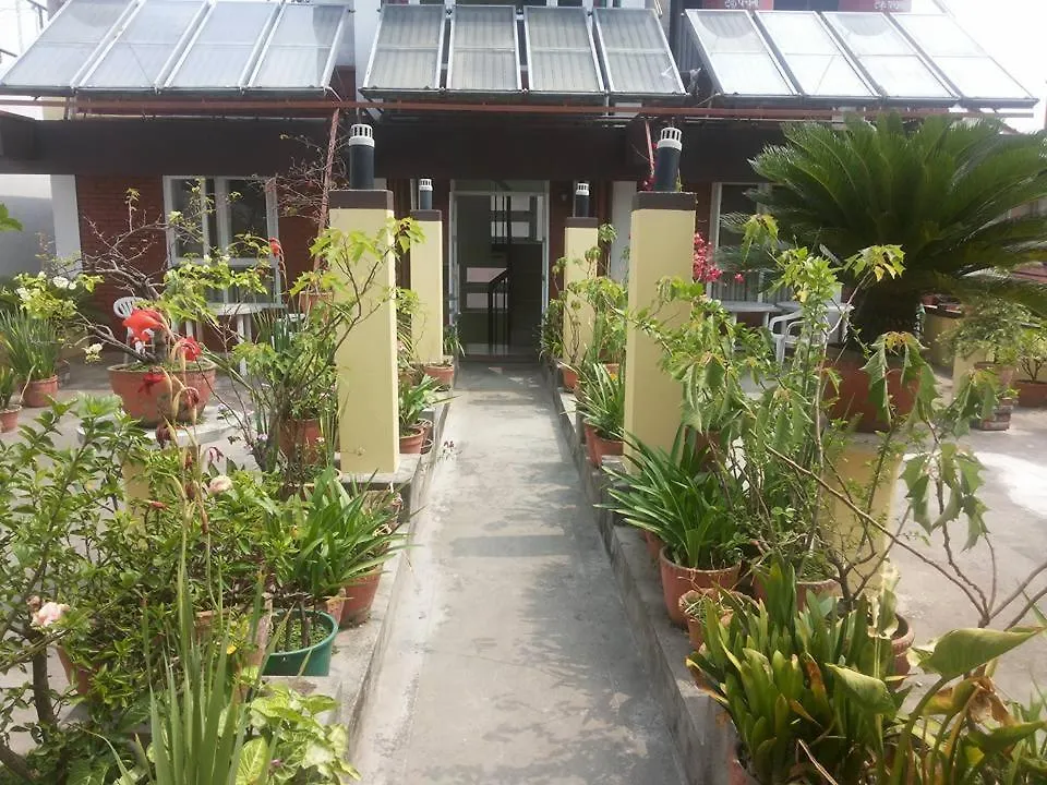 بيت ضيافة Imperial House Thamel - 2 Km From Swayambhunath Temple كاتماندو
